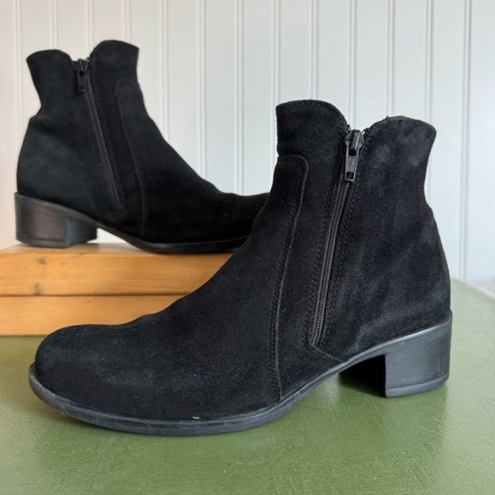 LaCanadienne Double-Zipper Waterproof Boots in Black Suede *Canada*